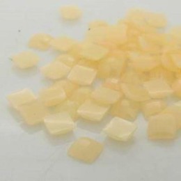 Chaton Quadrado Leitoso Amarelo 8 mm 25  unidades